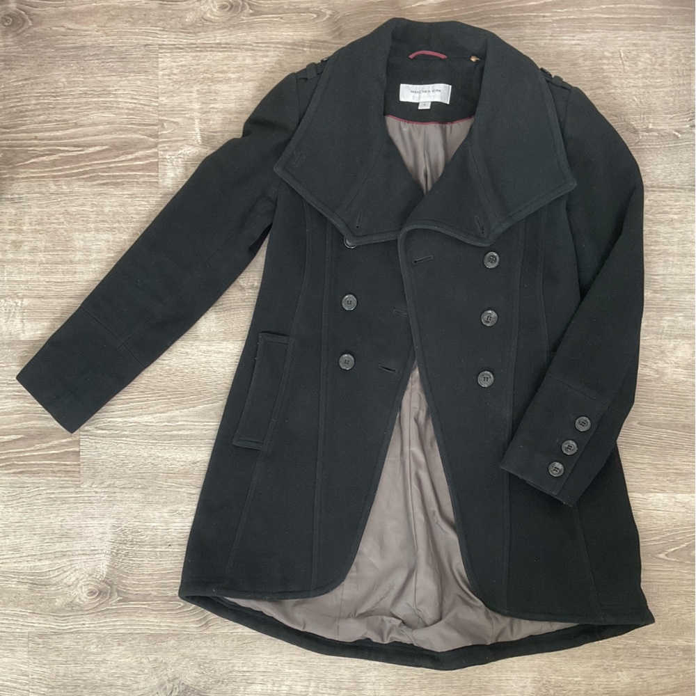 Double breasted, military silhouette pea coat